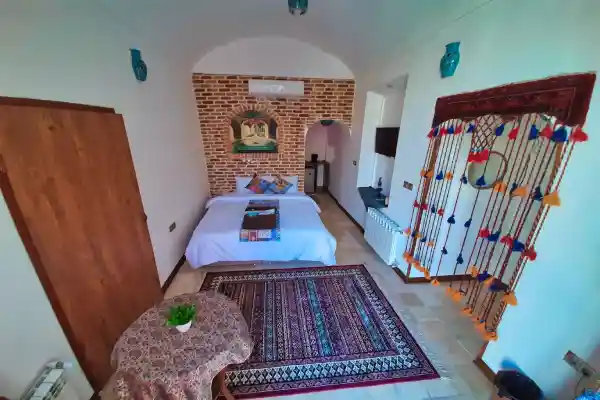 نمای داخلی سویت هتل بوتیک سنتی عمارت مالمیر یزد