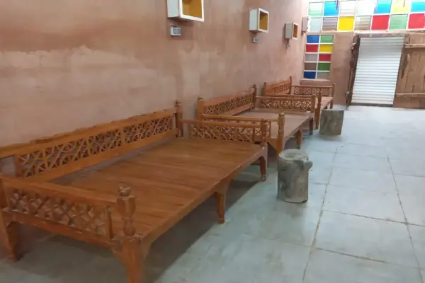 فضای سنتی اقامتگاه بومگردی دنج هرمز قشم