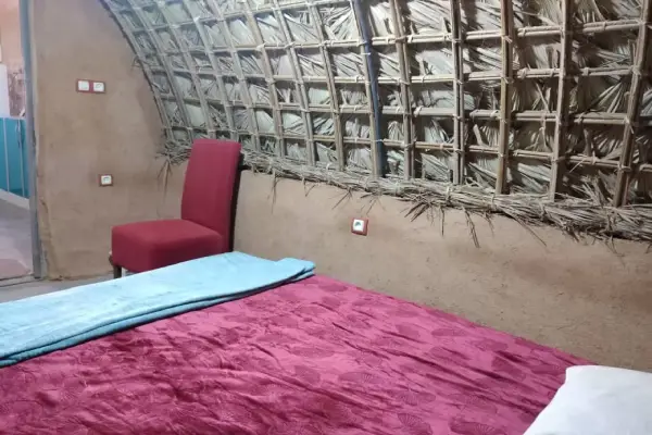 رستوران اقامتگاه بومگردی دنج هرمز قشم